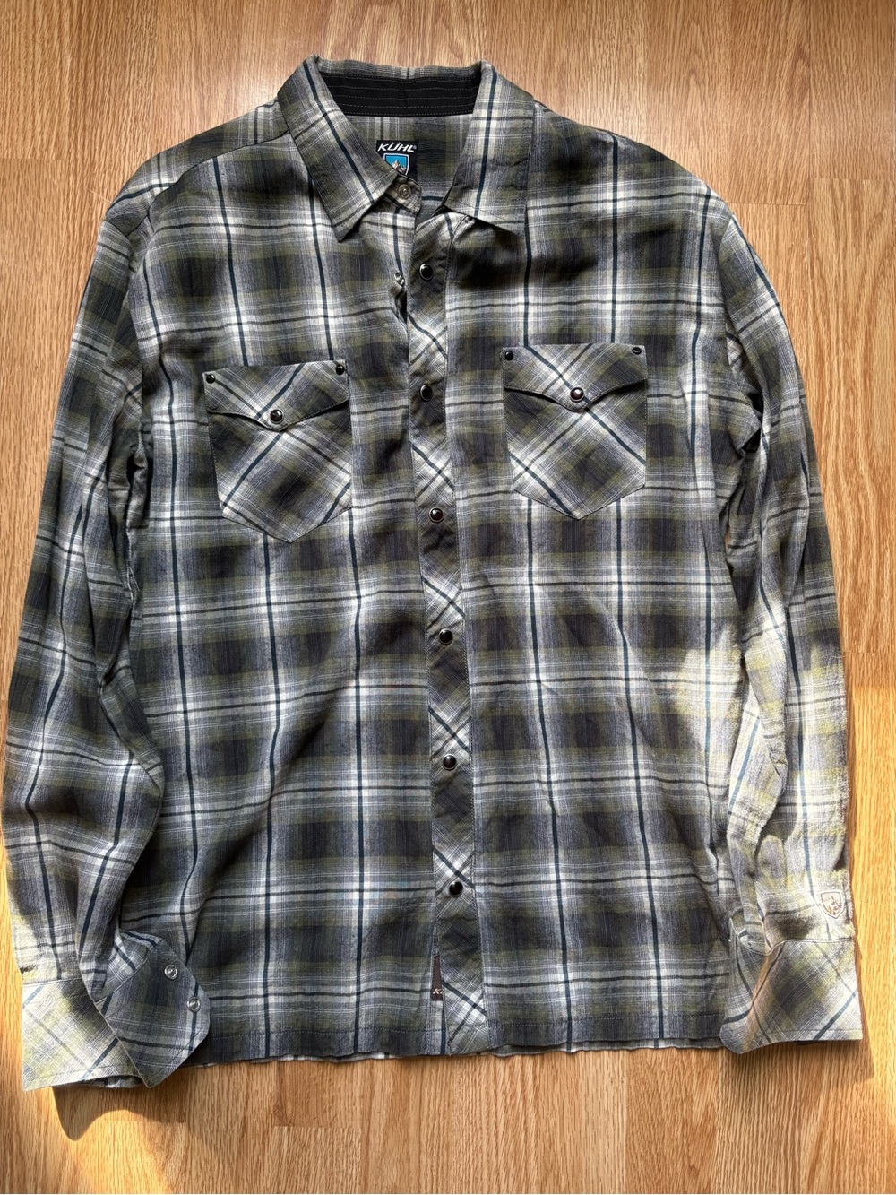 KUHL women’s plaid pearl snap outdoor long sleeve polo shirt sz L